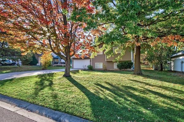 2606 Copper Cliff TRL, Woodbury, MN 55125