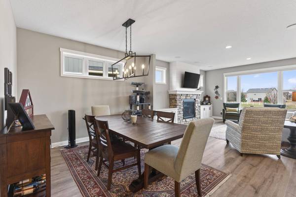 11145 6th Street CIR N, Lake Elmo, MN 55042