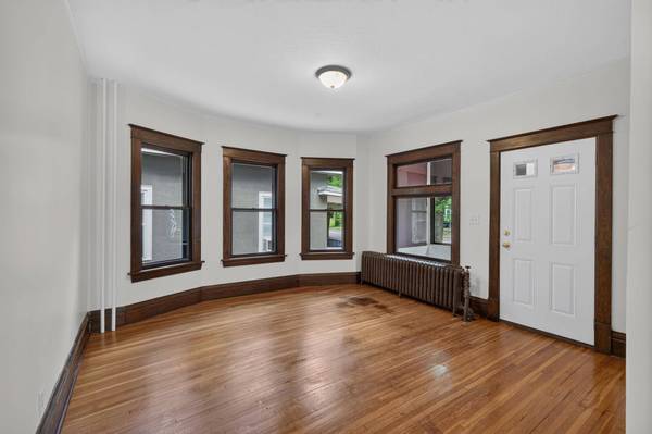 1253 Selby AVE, Saint Paul, MN 55104