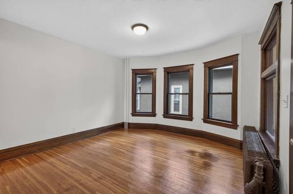 1253 Selby AVE, Saint Paul, MN 55104