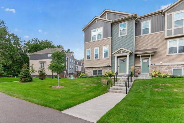 1546 Timberwood Lane, Saint Paul, MN 55118