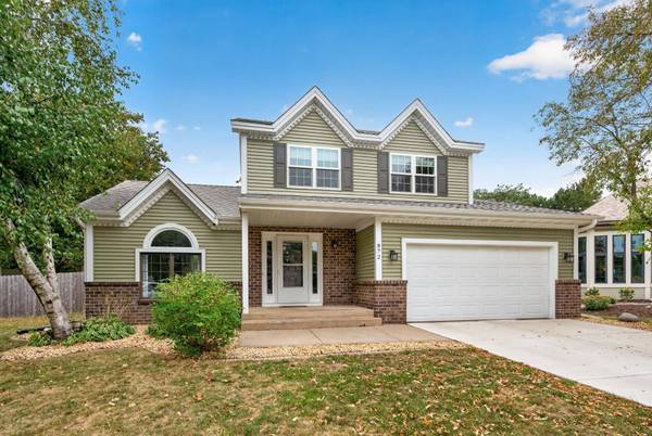 872 Winterberry CT, Woodbury, MN 55125