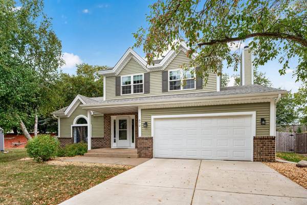 872 Winterberry CT, Woodbury, MN 55125
