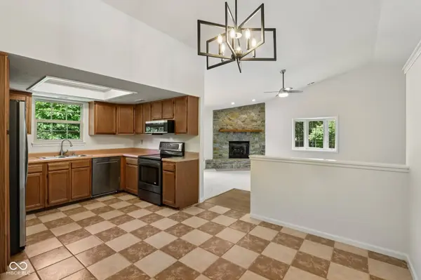 162 Hickorywood CT, Brownsburg, IN 46112