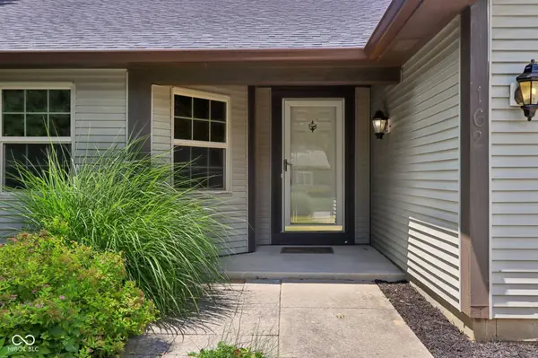 162 Hickorywood CT, Brownsburg, IN 46112