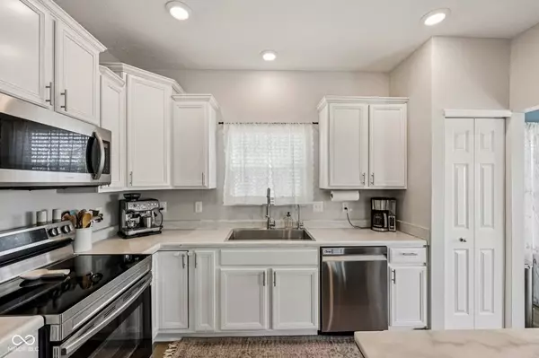 6611 Honeysuckle WAY, Pendleton, IN 46064