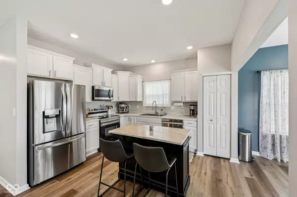 6611 Honeysuckle WAY, Pendleton, IN 46064