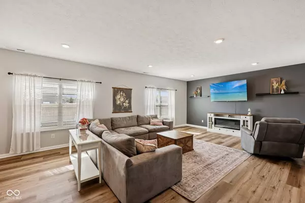 6611 Honeysuckle WAY, Pendleton, IN 46064