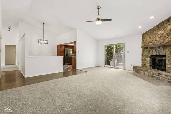 162 Hickorywood CT, Brownsburg, IN 46112