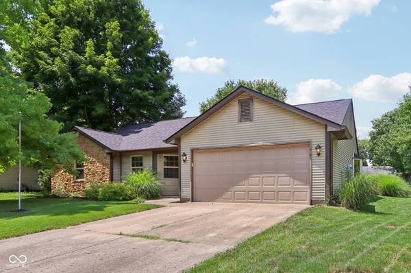162 Hickorywood CT, Brownsburg, IN 46112