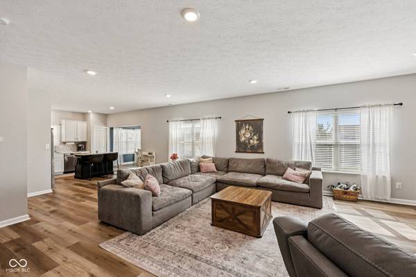 6611 Honeysuckle WAY, Pendleton, IN 46064