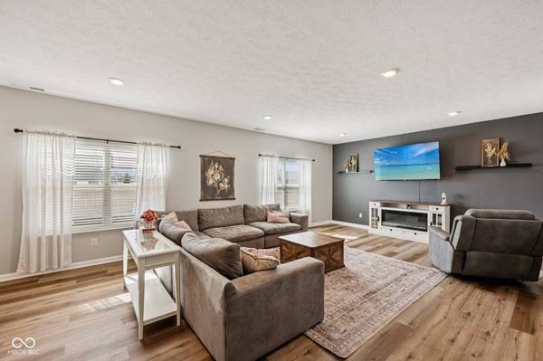 6611 Honeysuckle WAY, Pendleton, IN 46064