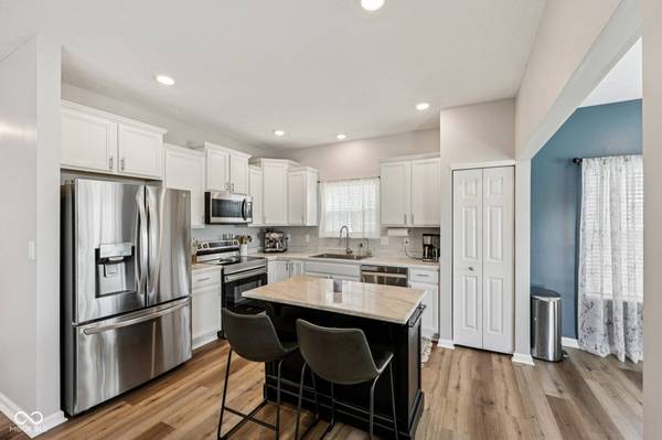 6611 Honeysuckle WAY, Pendleton, IN 46064