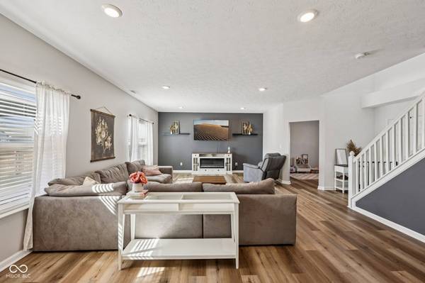 6611 Honeysuckle WAY, Pendleton, IN 46064