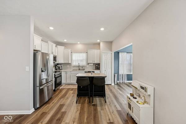 6611 Honeysuckle WAY, Pendleton, IN 46064