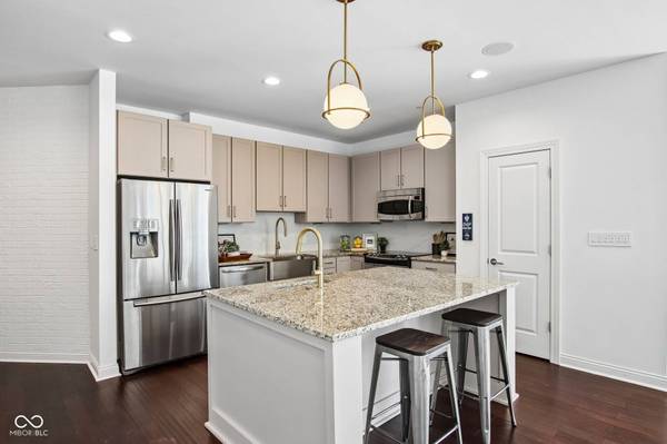 333 Massachusetts AVE #305, Indianapolis, IN 46204