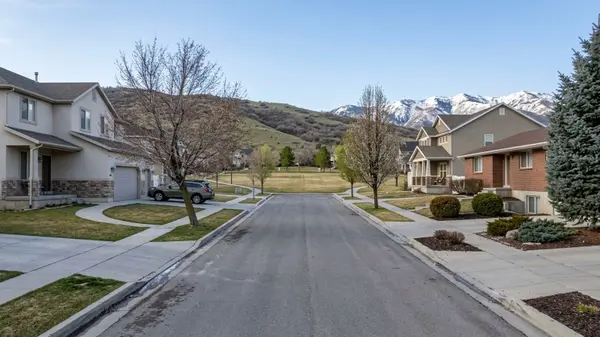 Life in Fairfield Meadows: Layton, UT Housing and Local Guide,Doug Cary
