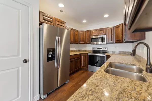 1744 E WHITETAIL DR #52, Layton, UT 84040