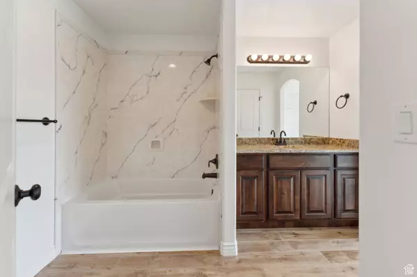 1744 E WHITETAIL DR #52, Layton, UT 84040