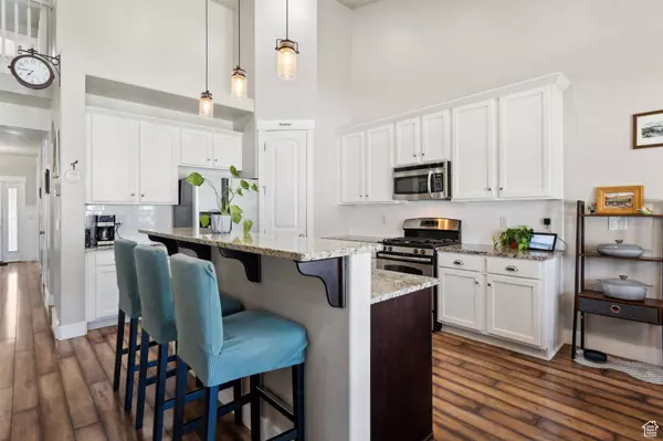 2206 W LLOYDWOOD DR, Kaysville, UT 84037