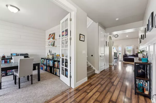 2206 W LLOYDWOOD DR, Kaysville, UT 84037