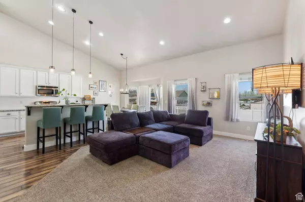 2206 W LLOYDWOOD DR, Kaysville, UT 84037