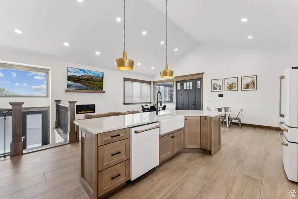 1971 N CHURCH ST, Layton, UT 84040