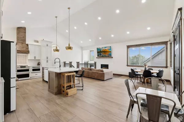 1971 N CHURCH ST, Layton, UT 84040