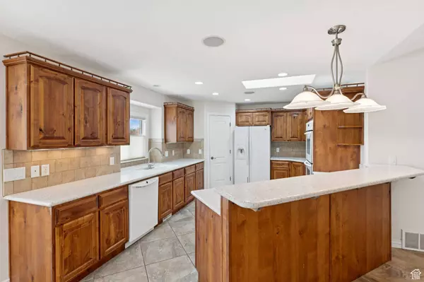 2828 W GENTILE ST, Layton, UT 84041