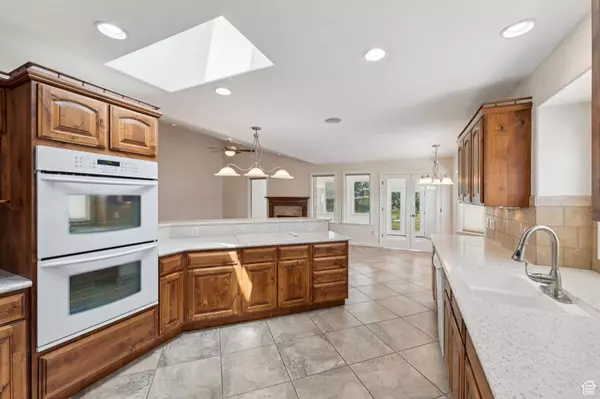 2828 W GENTILE ST, Layton, UT 84041