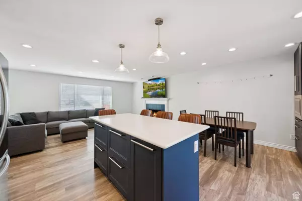 8480 S CORNELL DR, Sandy, UT 84094