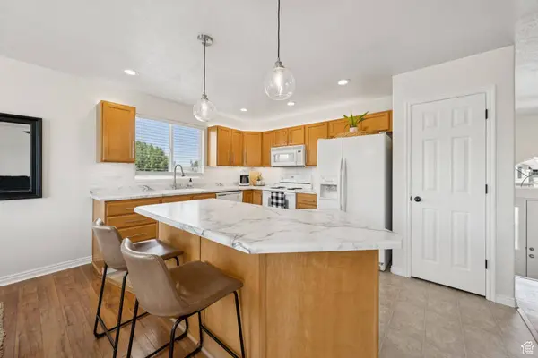 975 W FOXBORO DR, North Salt Lake, UT 84054
