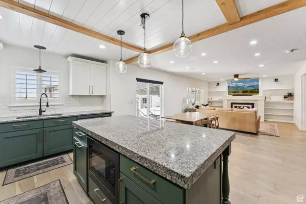 2228 S MOUNTAIN BLVD, Woods Cross, UT 84087