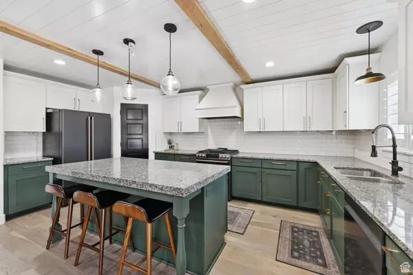 2228 S MOUNTAIN BLVD, Woods Cross, UT 84087