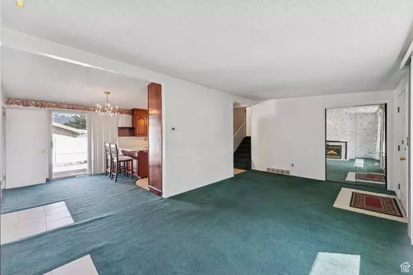 5689 S SPACERAMA DR W, Murray, UT 84123