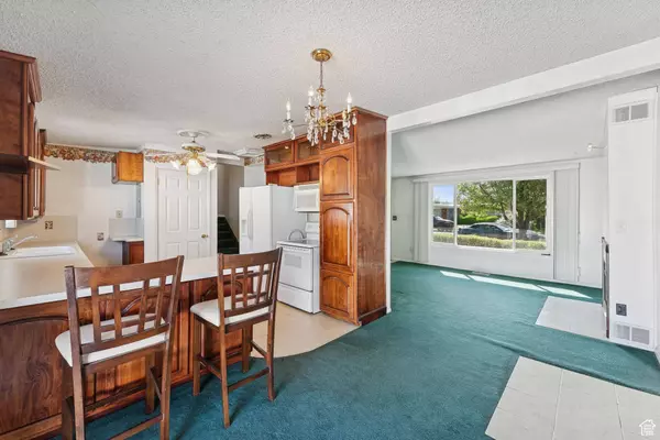 5689 S SPACERAMA DR W, Murray, UT 84123