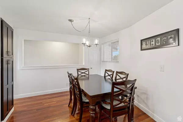 990 MANCHESTER RD E, Kaysville, UT 84037