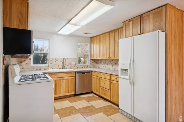 2184 W GENTILE ST, Layton, UT 84041