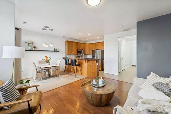 908 HALSTEAD DR N, North Salt Lake, UT 84054