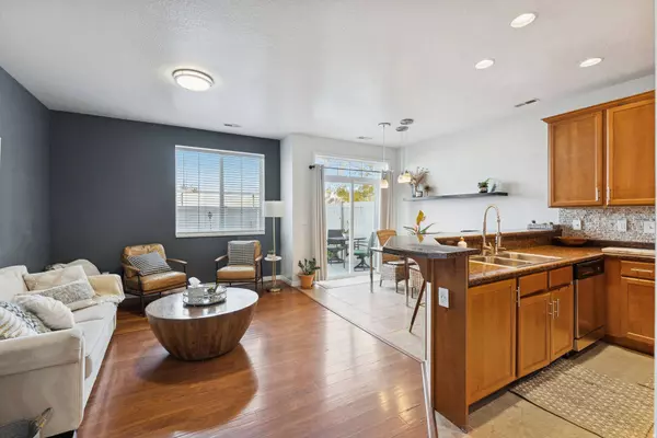 908 HALSTEAD DR N, North Salt Lake, UT 84054