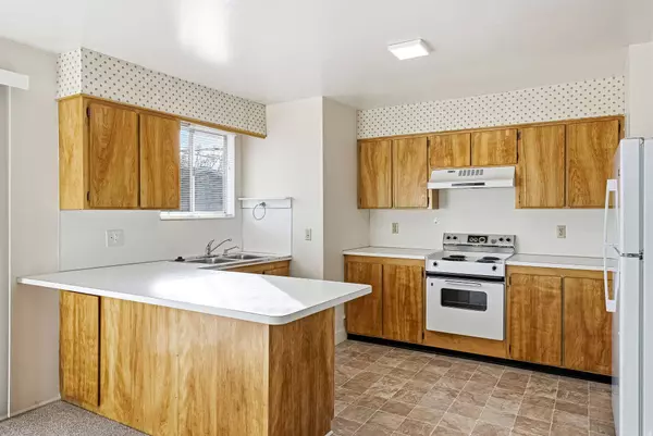 200 COBBLE CREEK RD, North Salt Lake, UT 84054