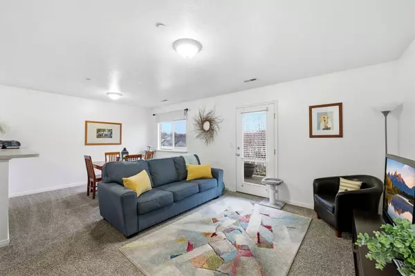 811 S MAIN ST, Layton, UT 84041