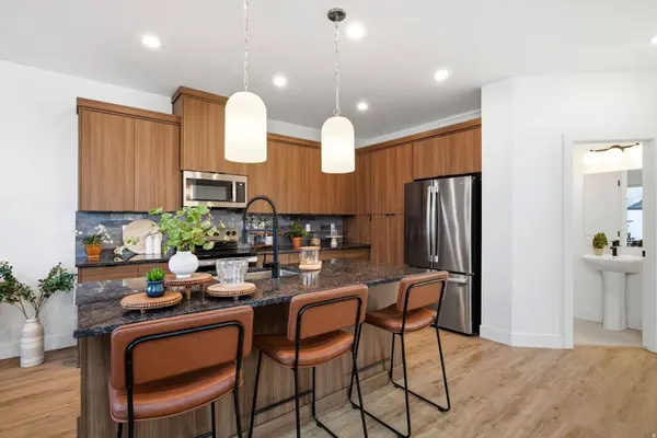 187 E 210 N #7, North Salt Lake, UT 84054