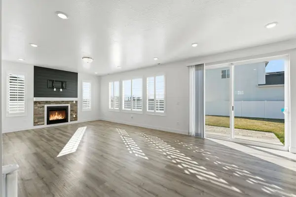 3022 S SHORELINE DR S, Syracuse, UT 84075