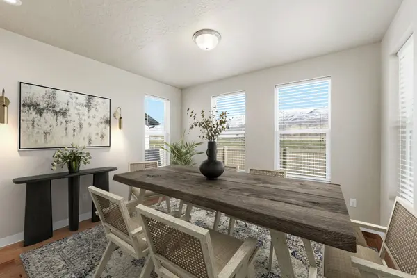 370 W PARKWAY DR, Kaysville, UT 84037