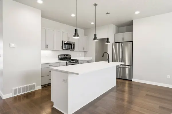 370 W PARKWAY DR, Kaysville, UT 84037