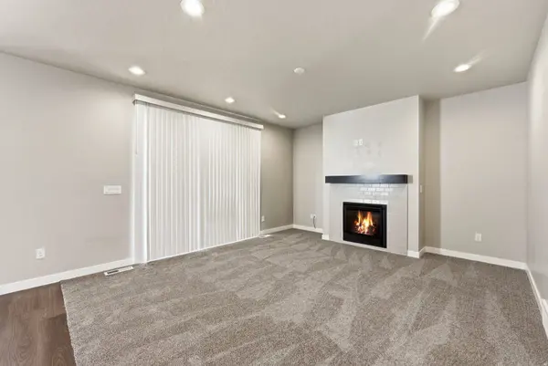 370 W PARKWAY DR, Kaysville, UT 84037