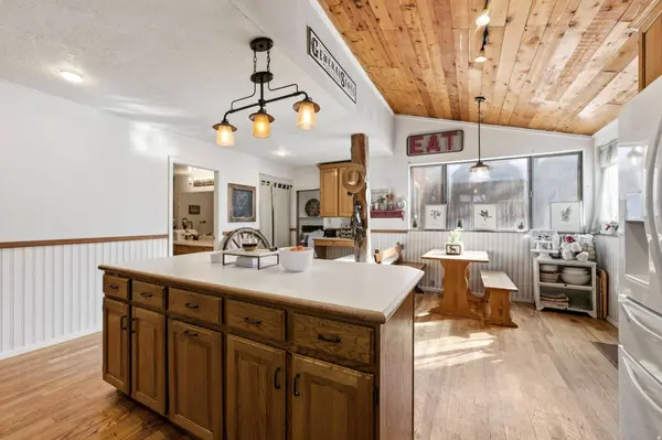16 S 200 E, Centerville, UT 84014