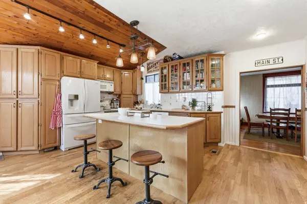 16 S 200 E, Centerville, UT 84014