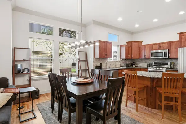 2481 E 1900 N, Layton, UT 84040